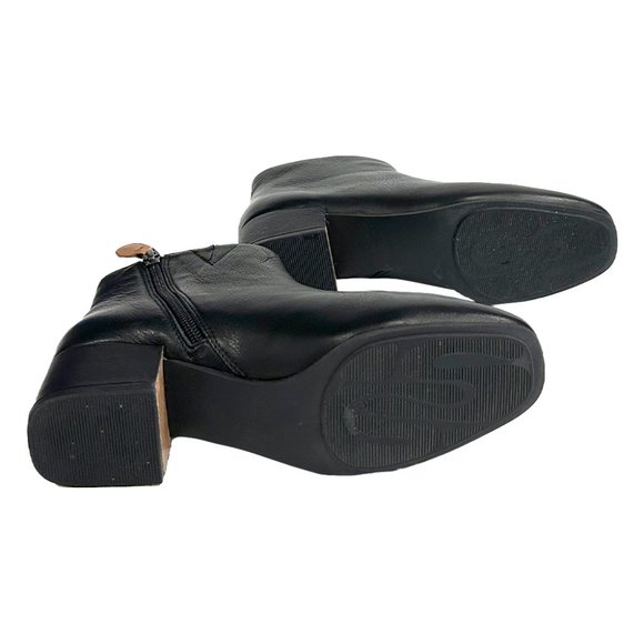 Women's Black Leather Ankle Booties 8 - Picture 3 of 3